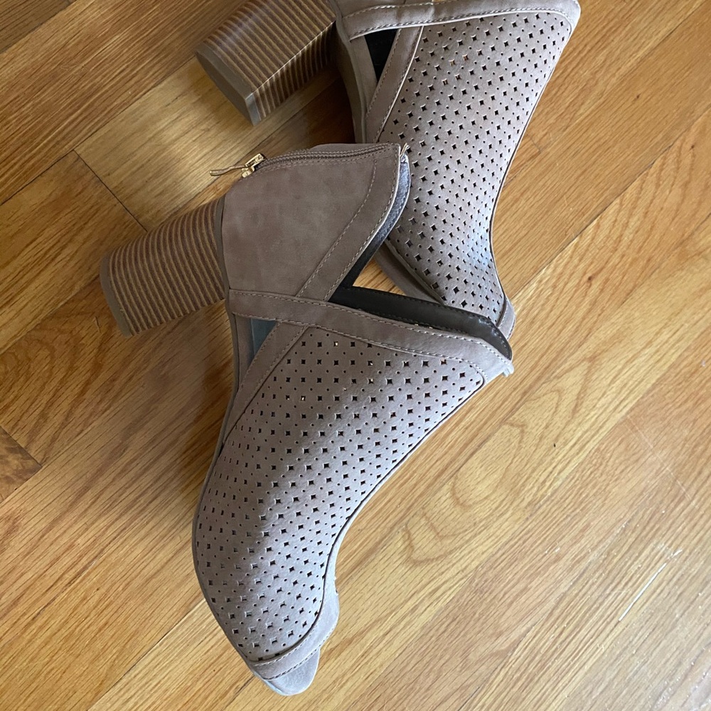 a.n.a Ankle boots